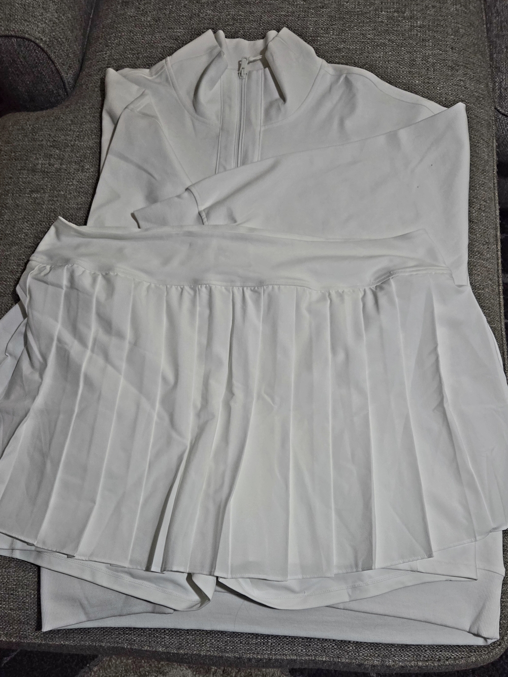 Old Navy White Active Dynamic Fleece Top And Pleated Skort